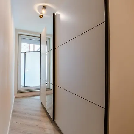 Huswell - Bright Only 5 Minutes From The Appartement *