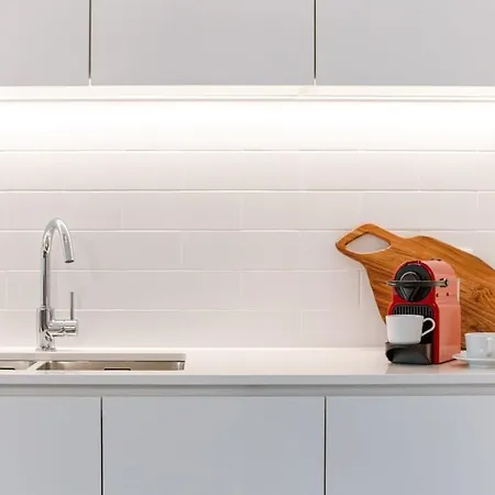 Huswell - Bright Only 5 Minutes From The