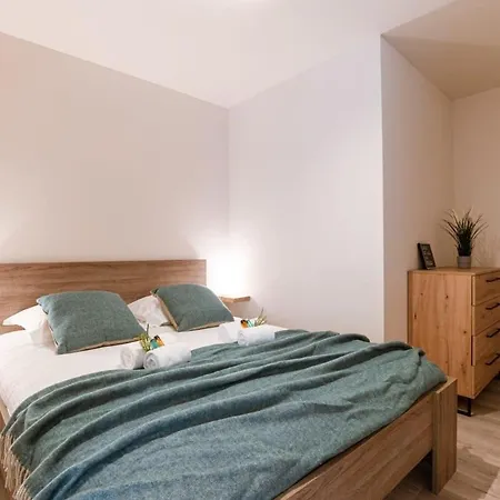 Huswell - Bright Only 5 Minutes From The Middelkerke