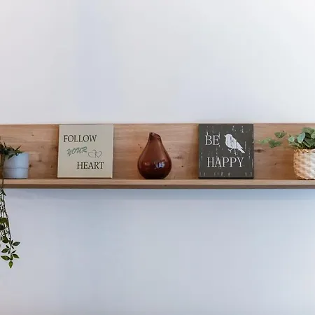 Διαμέρισμα Huswell - Bright Only 5 Minutes From The