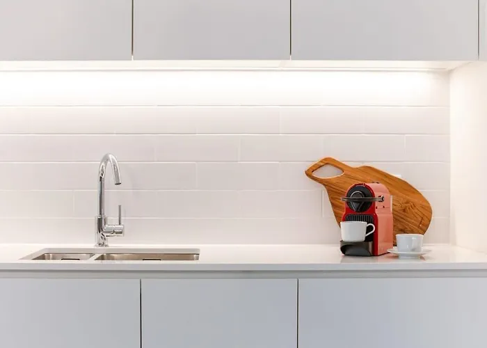 Huswell - Bright Only 5 Minutes From The